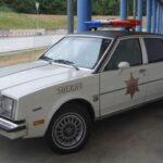 Primer modelo de tracción delantera de Chevrolet, la Citation prometía modernizar la marca. Sin embargo, problemas de soldaduras en la suspensión, frenos defectuosos y mala coordinación entre divisiones hicieron que su reputación se desplomara, facilitando el ascenso de los fabricantes japoneses en el mercado estadounidense.