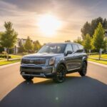 El Kia Telluride destaca por espacio interior y sensación de lujo. Su conducción firme y estable, combinada con amplio habitáculo, lo hace ideal para familias. Es un SUV grande que impresiona por comodidad, funcionalidad y presencia en carretera.