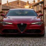 El Giulia compite desde la emoción y el tacto de conducción. Infiniti podría copiar la receta de tracción trasera y equilibrio, pero sin los problemas de fiabilidad que aún persiguen a Alfa.