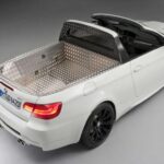 Nació como una broma del April Fools’ Day, pero el BMW M3 Pickup era completamente funcional. Construido por ingenieros de BMW M para uso interno, reemplazó a otro M3 pickup creado en los años 80.

Montaba el V8 atmosférico de 4.0 litros y 414 CV del M3 E92 y llegó a estar homologado para circular. Nunca se planteó su producción, pero sigue siendo la única pickup M oficial de la historia.