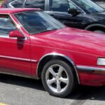 La mezcla de lujo estadounidense con estilo italiano no convenció ni a fans de Chrysler ni de Maserati. Su rendimiento mediocre y la confusión de marca lo hundieron rápidamente. Su corta producción lo ha convertido en un roadster recordado como un intento fallido más que como un clásico deseable.