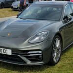 El Porsche Panamera Turbo S 2021 combina dinámica de deportivo con practicidad de sedán. Con motor V8 turbo, ofrece un rendimiento emocionante sin sacrificar lujo y confort.

Interior: Materiales premium y tecnología de última generación

Manejo: Suspensión neumática adaptativa y dirección del eje trasero para máxima precisión
Ideal para quienes quieren potencia, confort y espacio en un solo vehículo.