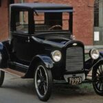 Un intento de motor refrigerado por aire y bajo costo, el Series M sufrió fallas de diseño desde su concepción. La sobrecarga térmica y los problemas de detonación provocaron que la mayoría de los autos fueran desechados antes de llegar al cliente, convirtiendo este proyecto en uno de los fracasos más notorios de Chevrolet.