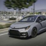 El Corolla sigue siendo la elección predeterminada para quienes buscan costes operativos bajos y fiabilidad comprobada, especialmente en un mercado donde los precios de la gasolina y seguros son elevados.