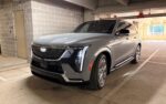 Frontal 3/4 de un Cadillac Escalade IQ Premium Luxury 2026