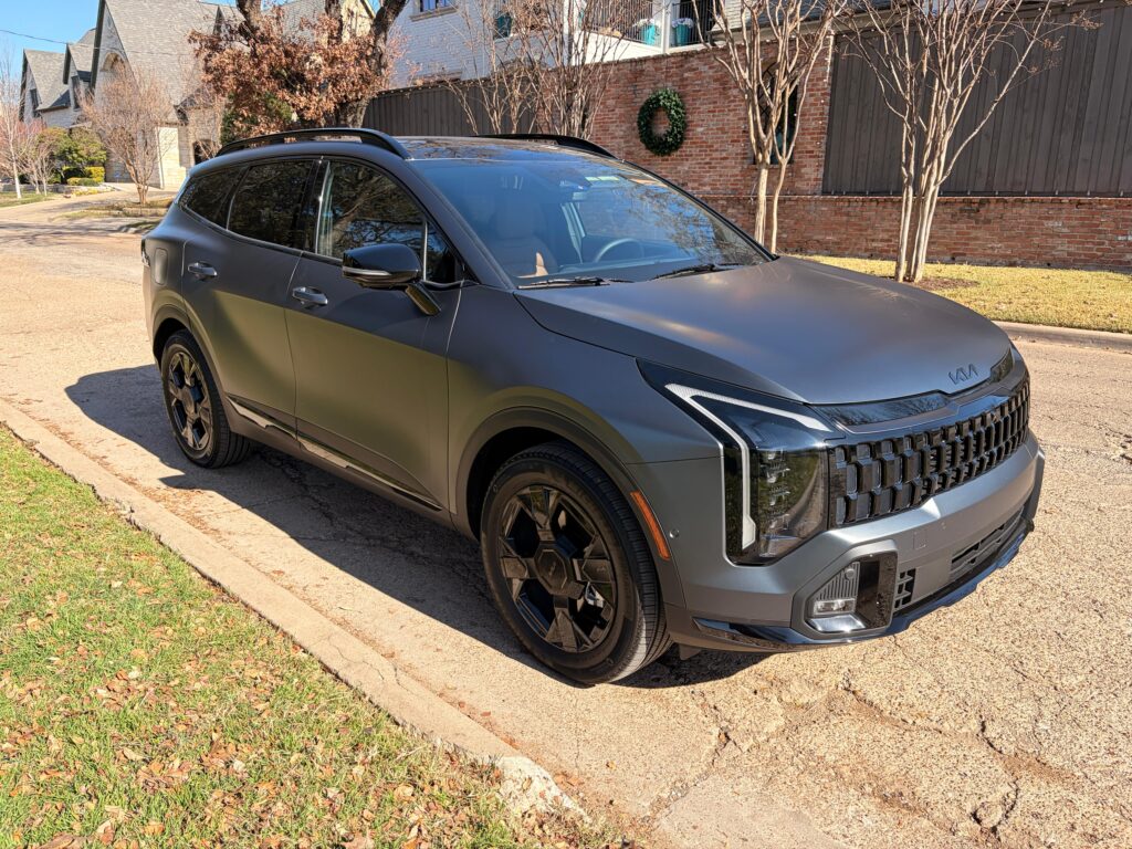 Frontal 3/4 de un Kia Sportage 2026