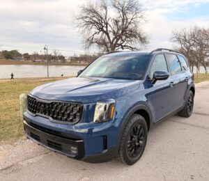 Frontal 3/4 de un Telluride 2025