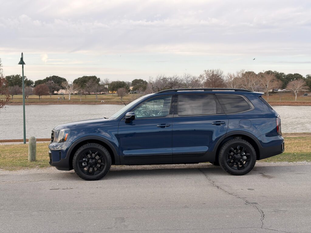 Lateral de un Kia Telluride 2025