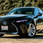 Como división de lujo de Toyota, no es de extrañar que Lexus se ubique entre las marcas más fiables. Conocida por su diseño elegante, calidad de construcción impecable y fiabilidad superior, los propietarios de Lexus suelen reportar altos niveles de satisfacción, especialmente cuando se comparan con otras marcas de lujo. La durabilidad de modelos como el Lexus RX y el ES 350 ha ganado reconocimiento por su excepcional resistencia y bajo costo de mantenimiento. Sin duda, si buscas lujo sin comprometer la fiabilidad, Lexus es la opción ideal.