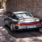 El hypercar que adelantó el futuro una década.

Cuando apareció, era el auto más avanzado tecnológicamente del planeta. Tracción integral, doble turbo y una producción muy limitada lo convirtieron en una rareza instantánea. Aunque no llegó a competir en Group B por la cancelación de la categoría, su velocidad, complejidad y carácter experimental lo posicionan como el verdadero punto de partida del concepto hypercar moderno.