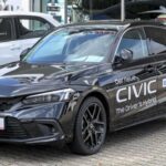 El Honda Civic entra en el top como el modelo más económico de la lista, demostrando que no hace falta pagar precios premium para obtener un coche excelente. Su versión híbrida destaca por su consumo muy bajo y mejores prestaciones, convirtiéndolo en una opción especialmente equilibrada.