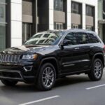 Potente y preparado para todo tipo de terreno, pero las reparaciones y el mantenimiento frecuente elevan los costos. Su interior es premium y cómodo, pero la fiabilidad a largo plazo genera dudas.