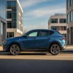 El Dodge Hornet se presenta como un SUV compacto con una apariencia audaz y un rendimiento atractivo en la ciudad. Sin embargo, Consumer Reports destaca que este modelo enfrenta serios problemas mecánicos, como soportes de motor que se rompen y un CVT ruidoso que aparece a una edad temprana. Aunque su estilo y manejo pueden parecer llamativos, su sed de combustible y los problemas mecánicos recurrentes hacen que este SUV sea una opción arriesgada. El Hornet se ha ganado la etiqueta de 