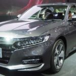 El Accord de Honda combina confort, eficiencia y larga vida útil. Sus versiones recientes suman tecnología y seguridad, manteniendo una estructura mecánica sólida que rara vez presenta fallas graves.