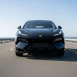 Lotus entró al mundo SUV con una máquina eléctrica de más de 900 CV. El Eletre R combina potencia extrema con chasis afinado por una marca experta en handling. En aceleración pura, está claramente en territorio superdeportivo.