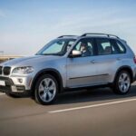 Refinado y silencioso, con interior de alta gama, pero sus servicios y repuestos costosos pueden sorprender al propietario. La experiencia premium es innegable, aunque el mantenimiento pone en tensión el presupuesto.