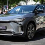 Con un precio inicial de USD 38.250, el bZ4X prioriza durabilidad y calidad de construcción. Sus 252 millas de autonomía no impresionan, pero ofrece la confiabilidad clásica de Toyota en formato eléctrico.