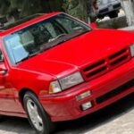 Analistas coinciden en que Chrysler ha sido una de las marcas más infrafinanciadas dentro del grupo Stellantis, priorizándose recursos hacia Jeep, Ram o marcas europeas más rentables. Sin inversión en nuevas plataformas ni en tecnologías propias, la marca ha dependido durante demasiado tiempo de arquitecturas antiguas y rediseños superficiales. En la industria del automóvil, donde el desarrollo tecnológico marca la diferencia generacional, quedarse sin capital equivale a perder competitividad de forma acelerada.