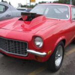 El Vega de Chevrolet prometía ser un compacto moderno, pero sufrió fallas mecánicas y problemas de corrosión temprana. Muchos propietarios debieron afrontar reparaciones importantes cuando el auto aún era relativamente nuevo.