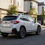El Subaru Crosstrek combina espíritu aventurero con versatilidad urbana. Es práctico para el uso diario, con capacidad ligera fuera de carretera. Su espacio interior puede ser limitado para cargas grandes, pero ofrece un buen equilibrio entre manejo ágil y sensación de seguridad.