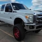 Imponente pickup, potente y resistente, pero enorme, sedienta de combustible y reparaciones caras. Mejor esperar a poder manejar algo más razonable.