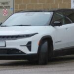 El Jeep Wagoneer S ofrece 600 hp, pero su manejo pobre, experiencia de usuario limitada y precio de $66,995 lo dejan detrás de competidores premium como Tesla, Hyundai y Cadillac.