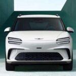 Ni el lujo lo salva. Reemplazos de batería de alto voltaje que tardan semanas y piezas como molduras que se desprenden convierten su mantenimiento en un desafío constante.