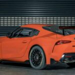 Con curvas marcadas y motor turbo, el GR Supra ofrece una presencia única. A pesar de compartir base con BMW, mantiene su propia personalidad y siempre atrae miradas.