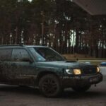 El Forester Hybrid ofrece eficiencia con tracción AWD mecánica completa. Su motor 2.5L con asistencia eléctrica agrega 5 mpg sobre la versión a gasolina, un logro técnico raro en SUV pequeños híbridos.