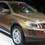 El BMW X3, el Audi Q5 y el Volvo XC60 ofrecen experiencia premium en formato urbano. Son elegidos por quienes quieren prestigio sin el tamaño de un SUV grande.