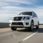 SUV grande con presencia y potencia; lujo y calidad japonesa visibles en partes, pero consumo y mantenimiento generan dudas.