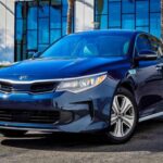 A pesar de su mayor complejidad, el Optima Hybrid mantiene el mismo nivel de fiabilidad que el modelo convencional. Reduce consumo sin perder rendimiento y conserva buen equipamiento y espacio interior. Su calificación es de 7,7/10.