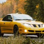 Spoiler, ópticas deportivas y badges intentaban vender deportividad. El motor y el chasis decían otra cosa. Prestaciones pobres y manejo blando lo dejaban como un simple compacto disfrazado.