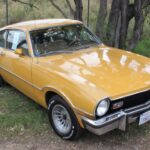 El Ford Maverick nació como auto económico, pero con opciones V8 se transformó en un muscle accesible. Su diseño simple y su rareza en exhibiciones lo convierten en una elección interesante para quienes quieren destacar sin gastar demasiado.