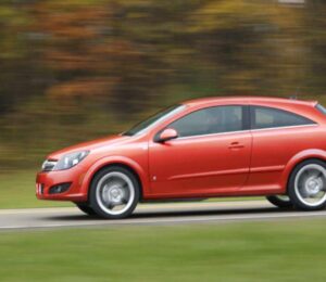 Saturn Astra: el brillante hatchback que no pudo salvar a Saturn.