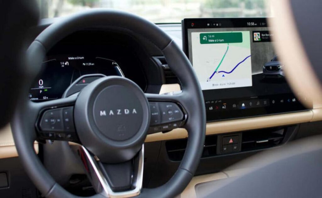 Mazda CX-5 2026: el fin del control remoto y la llegada de la pantalla táctil.