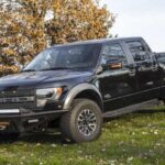 La Ford F-150 Raptor es referencia en off-road. Suspensión de largo recorrido y amortiguadores avanzados le permiten soportar golpes y dominar el desierto a alta velocidad.