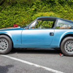 El CRX tenía un estilo muy distintivo, pero no surgió de la nada. Su silueta estuvo influenciada por el Alfa Romeo Junior Zagato, un deportivo italiano compacto de los años 70.
El resultado fue un diseño único: líneas simples, proporciones compactas y ese perfil trasero inclinado que lo hizo inconfundible.