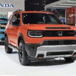 El Honda Passport 2026 destaca entre los SUV más fiables del mercado, con un precio que oscila entre 44.950 y 53.850 dólares. Consumer Reports resalta su motor y electrónica integrada como puntos fuertes, mientras que IIHS le otorgó la máxima calificación Top Safety Pick +. Los conductores pueden esperar gastar $343 menos que en SUV similares durante la primera década de propiedad, con menor probabilidad de reparaciones graves según CarEdge.