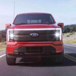 La pick-up eléctrica de Ford generó expectativas enormes, pero los costos altos y la demanda irregular complicaron su futuro. Si bien podrían aparecer versiones nuevas más adelante, el modelo actual corre riesgo de quedar tecnológicamente viejo rápido, algo negativo para el valor usado.
