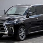 La firma premium de Toyota, Lexus, también domina el apartado de depreciación dentro del segmento de lujo. En 2025 volvió a quedarse con el título de la marca premium con mejor valor de reventa, gracias a una gama que destaca tanto en sedanes como en SUV. Modelos emblemáticos como el Lexus ES o el Lexus LS muestran cómo el lujo japonés puede combinar fiabilidad, tecnología y una depreciación muy baja, algo poco habitual entre coches premium.