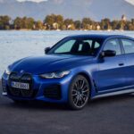 El BMW i4 combina el manejo deportivo típico de la marca con motorización eléctrica y formato liftback práctico. La actualización estética de 2025 hace que queden unidades 2024 con descuentos cercanos al 6% del precio. Con valores que rondan entre USD 54.000 y USD 72.000, esas rebajas pueden significar varios miles de dólares de diferencia.