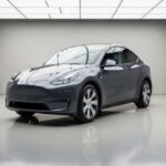 El Model Y de Tesla continúa siendo uno de los SUVs eléctricos más prácticos del mercado. Su eficiencia y actualizaciones remotas son ventajas claras, aunque su interior minimalista no convence a todos.
