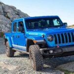 La Jeep Gladiator Rubicon combina ADN del Wrangler con caja de carga. Ejes sólidos, diferenciales bloqueables y gran capacidad de trepada la hacen ideal para roca y barro.
