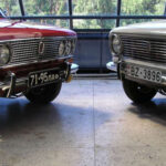 AvtoVAZ, matriz de Lada, lidera la producción de vehículos en Rusia. Fundada en 1966 en colaboración con Fiat, produce autos masivos para el mercado interno. Su modelo de negocio centrado en demanda local y producción adaptada hace que su entrada al mercado estadounidense sea inviable.