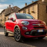 El Hyundai Kona ha sido uno de los SUV compactos más visibles del mercado en los últimos años, pero algunas evaluaciones señalan puntos débiles. Entre las críticas destacan problemas de eficiencia de combustible y un comportamiento dinámico que no siempre resulta convincente. Además, el ruido del motor puede resultar molesto durante trayectos largos, algo que afecta la experiencia de conducción en comparación con otros SUV del mismo segmento.