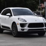 El Porsche Macan 2026 demuestra que un SUV de alto rendimiento también puede ser fiable. A pesar de su precio elevado, ofrece una fiabilidad superior a la media dentro del segmento premium, algo poco habitual. Porsche ha logrado equilibrar prestaciones deportivas con durabilidad, creando un modelo que combina emoción al volante con confianza mecánica a largo plazo.