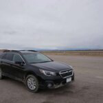 Subaru ha diseñado el Forester como el SUV pequeño más seguro de 2026. Con un historial impecable en las pruebas del IIHS y la NHTSA, ofrece protección integral, incluyendo la actualización de seguridad para pasajeros traseros. Los sistemas de asistencia al conductor son estándar y han mejorado la detección de objetos, lo que refuerza la seguridad familiar. Su precio alrededor de 30.000 dólares hace que sea un excelente balance entre seguridad y valor.