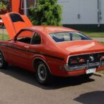 El Mercury Comet de 1972 es una opción versátil para quienes buscan iniciarse en el mundo clásico. Desde motores seis cilindros hasta el V8 302, este modelo permite múltiples configuraciones. Con 220 CV en su versión más potente, ofrece un equilibrio interesante entre precio y prestaciones.