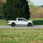 Algunas camionetas enfrentan problemas de motor, incluyendo sobrecalentamiento, consumo excesivo de aceite y pérdida de potencia. Los mecánicos destacan que estos fallos requieren reparaciones repetidas, aumentando los costes y reduciendo la confianza en la fiabilidad del vehículo. A pesar de su apariencia robusta, estas pickups no siempre cumplen con las expectativas de durabilidad y rendimiento.